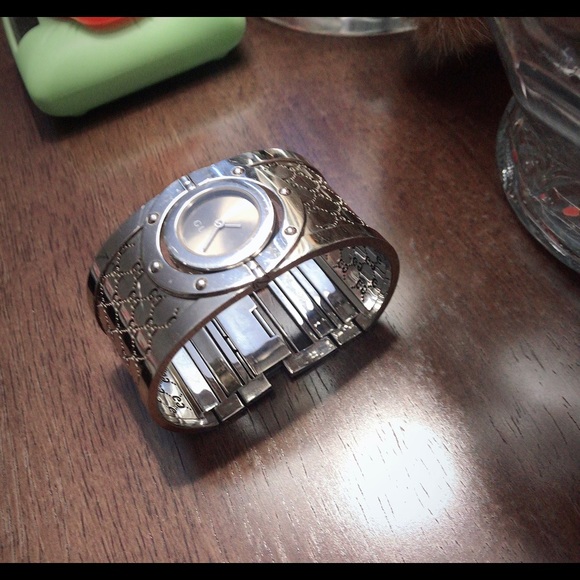Gucci Bracelet Watch - Picture 2 of 2